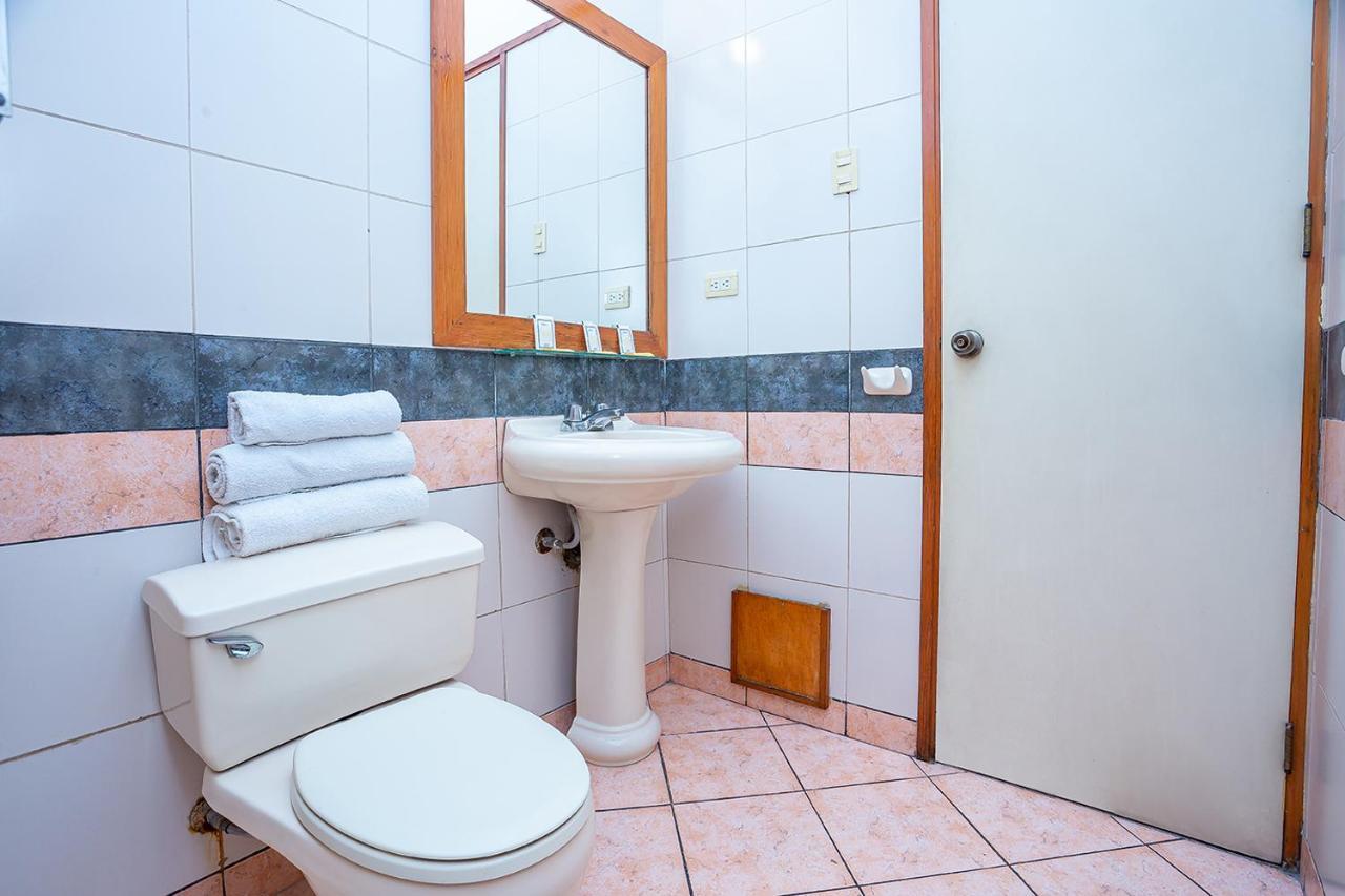 Ayenda Goldi Hotel Lima Buitenkant foto